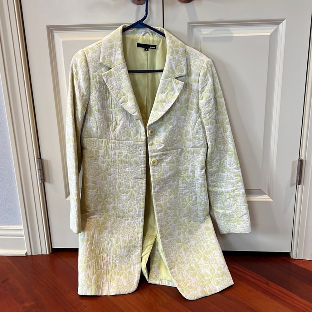 Adorable vintage style lightweight spring jacket. So so cute!